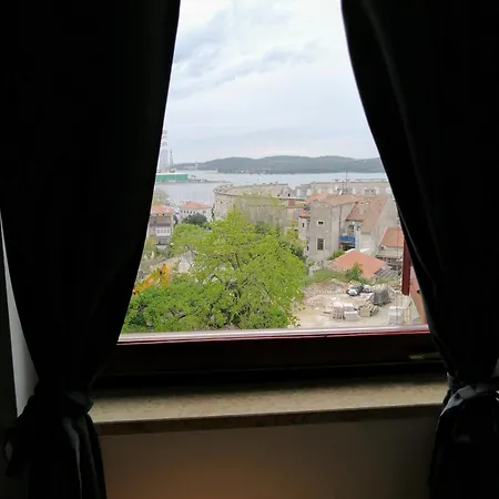 V25 Pula Center Arana Belvedere Apartments And Rooms プーラ